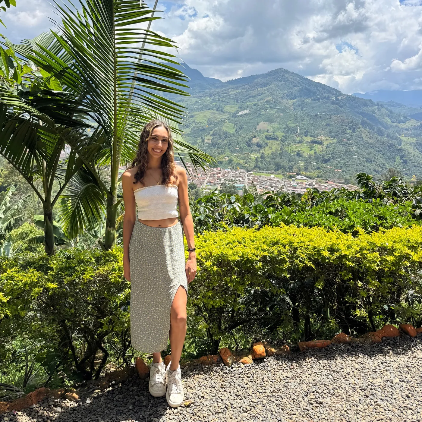 Natasha among coffee plants, Jardín